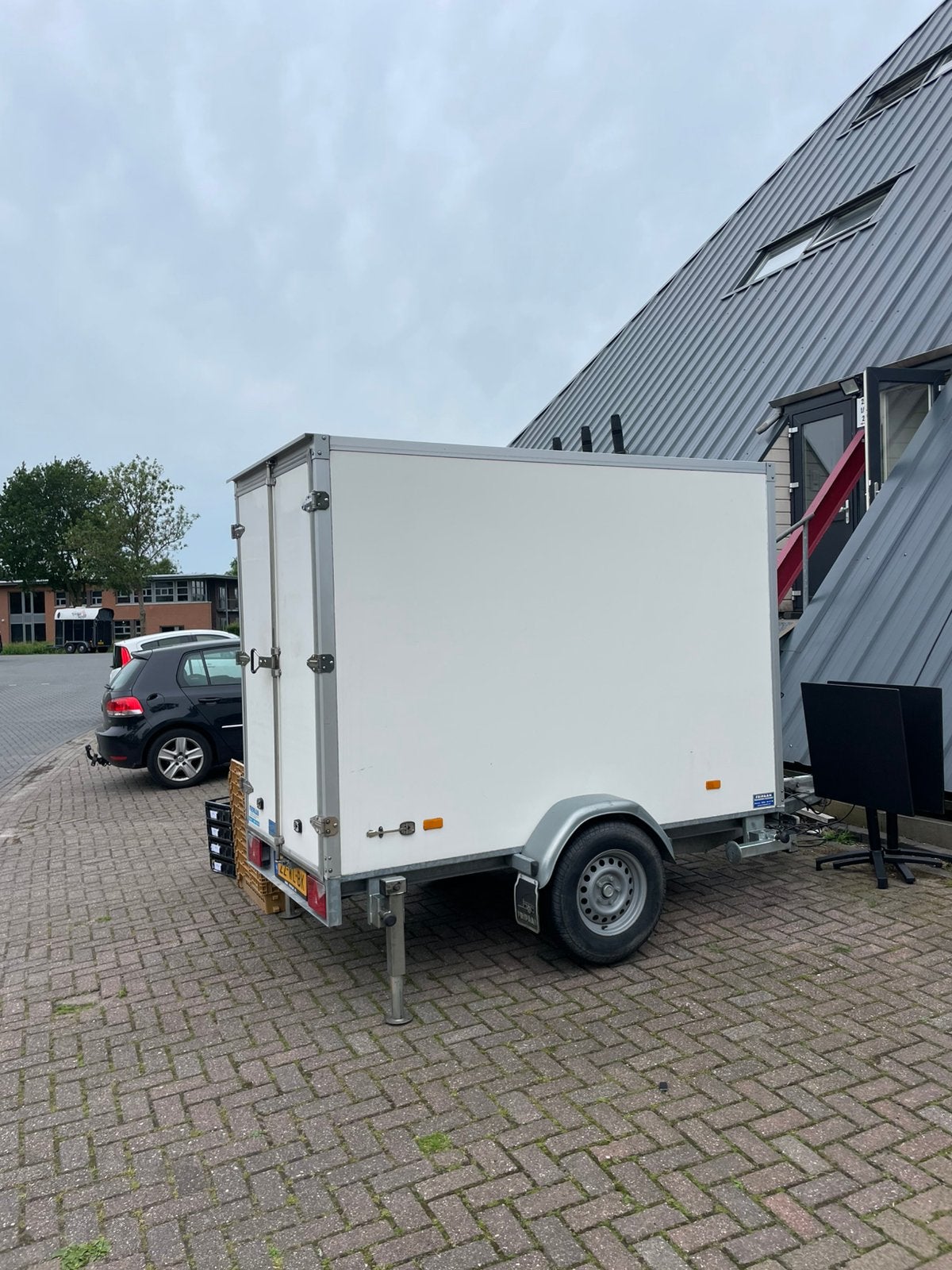 Koelaanhanger te huur 130 euro per weekend. Gratis bezorging, Hobby en Vrije tijd, Feestartikelen | Verhuur, Ophalen, Nieuw, Verjaardag