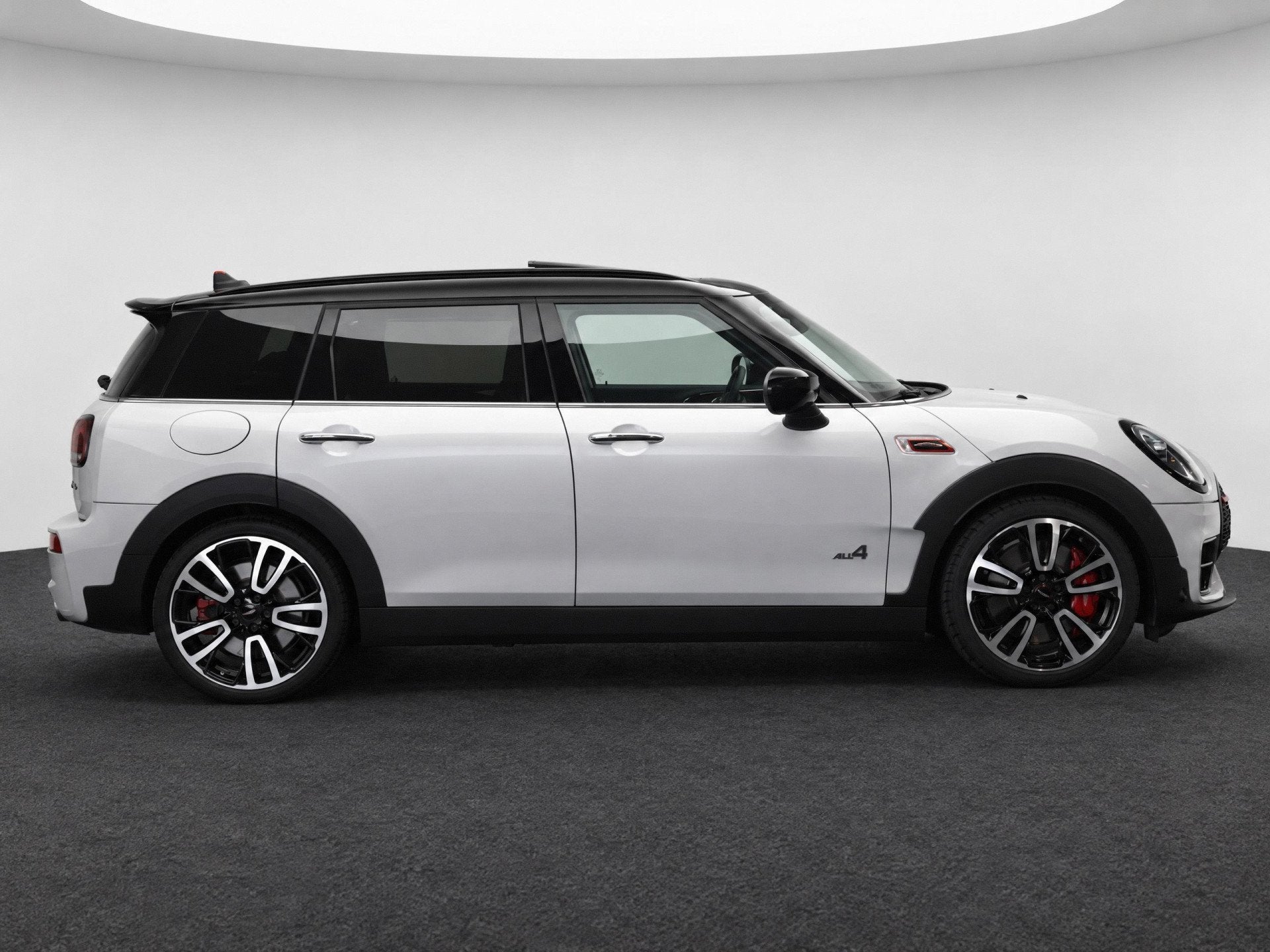 MINI Clubman JCW ALL4 Automaat / Panoramadak / JCW Sportstoe, Auto's, 1525 kg, Gebruikt, 4 cilinders, Met garantie (alle)