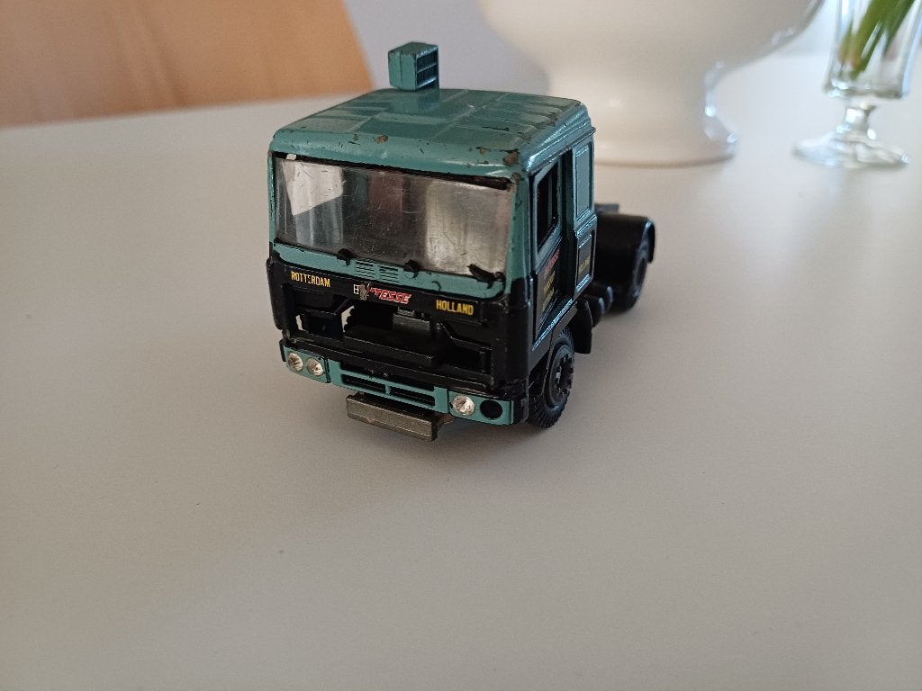 Tekno Volvo F12 opknapper 1/50, Hobby en Vrije tijd, Modelauto's | 1:50, Gebruikt, Bus of Vrachtwagen, Tekno, Ophalen of Verzenden