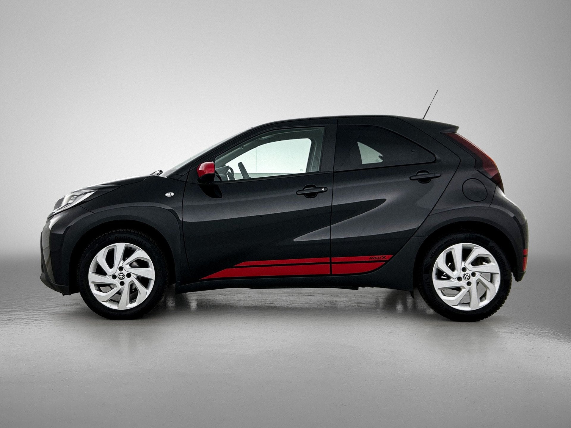 Toyota Aygo X 1.0 VVT-i S-CVT first | Trekhaak afneembaar |, Stof, Gebruikt, 4 stoelen, Zwart