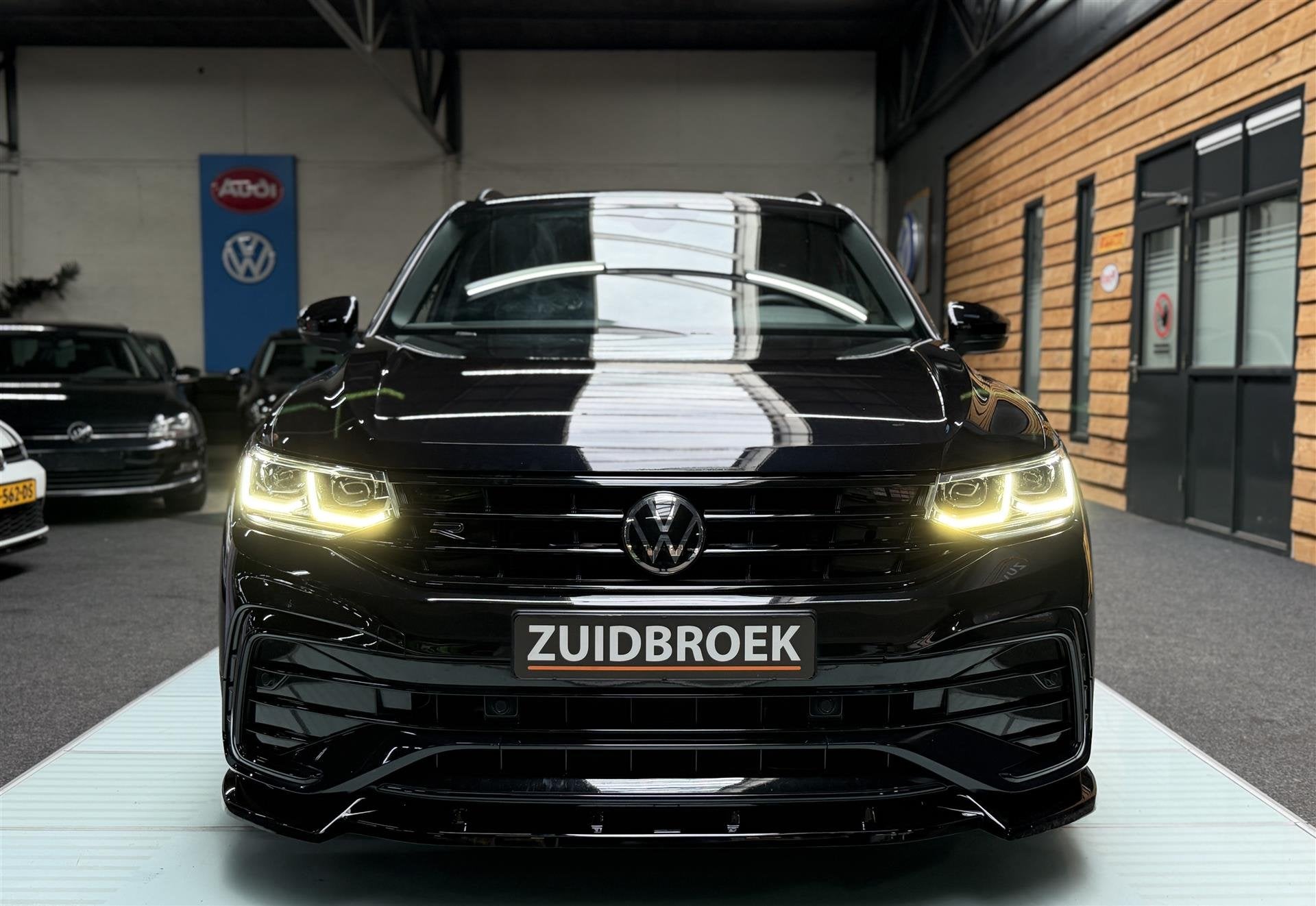 Foto 2 van Volkswagen Tiguan 1.4 TSI eHybrid R-Line | Vol optie's | Max