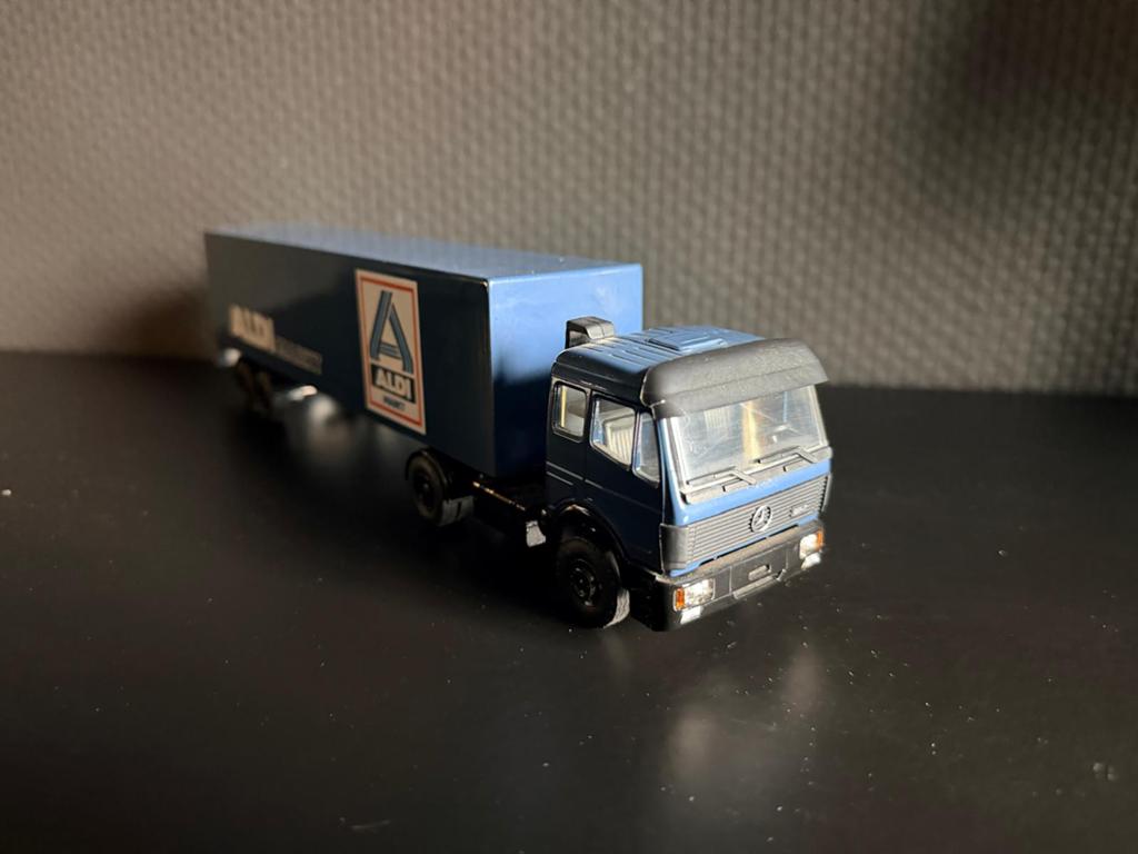 Aldi vrachtwagen model - Mercedes-Benz, Overige merken, 1:50 of kleiner, Ophalen of Verzenden, Zo goed als nieuw