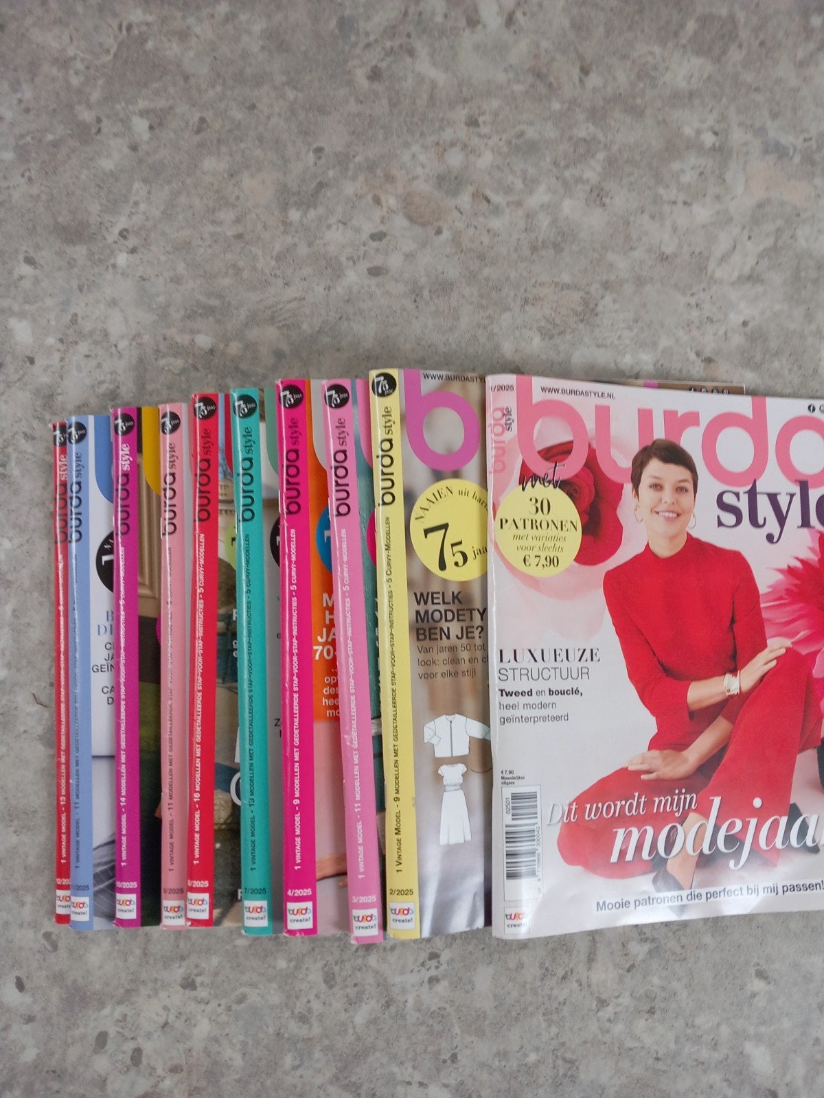 Burda Style tijdschriften met raderblad, Hobby en Vrije tijd, Naaien en Fournituren, Verzenden