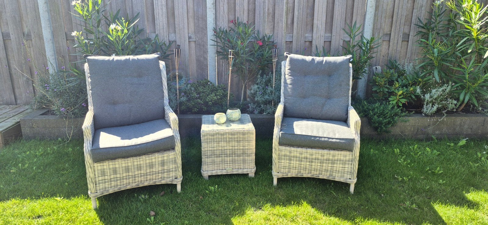Loungestoelen, voetenbank, bijzettafel - Garden Impressions, Bijzettafel, Zo goed als nieuw, Loungeset, Wicker