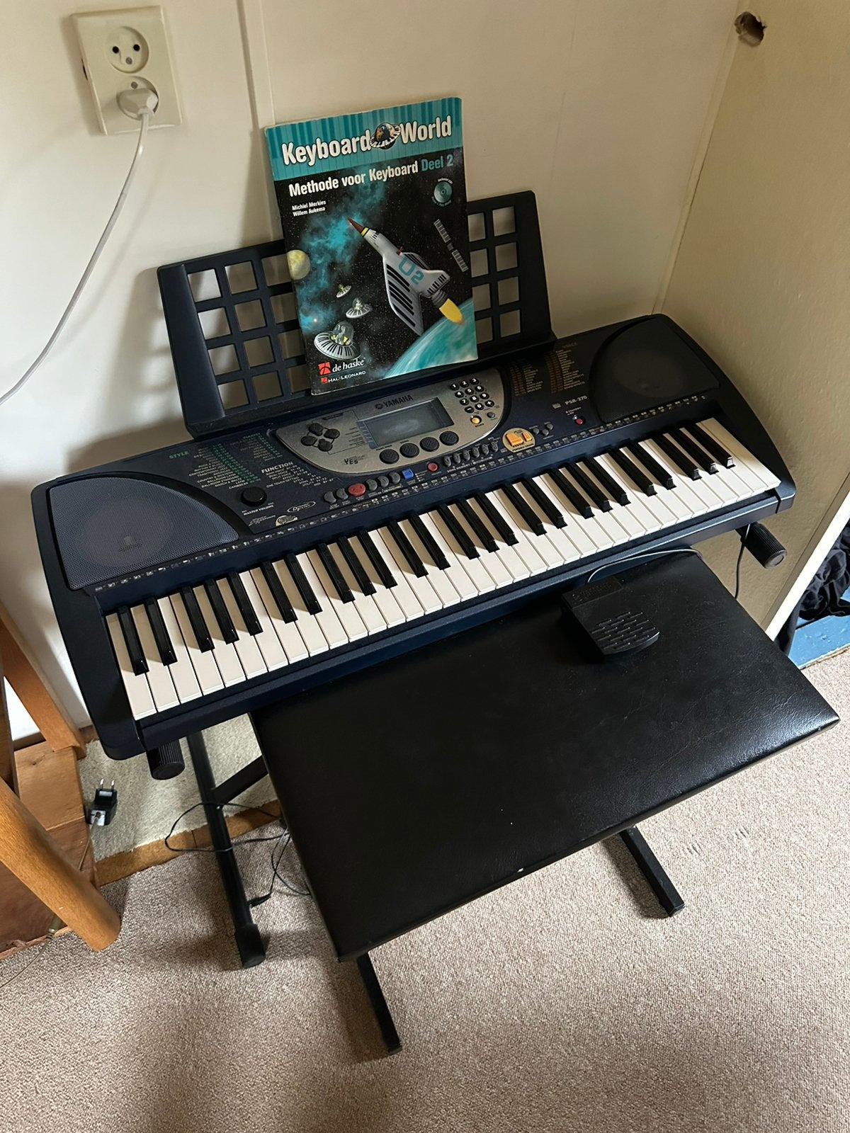 Yamaha PSR 270 met Yamaha FC 5 Sustain Pedal, Muziek en Instrumenten, Ophalen, Zo goed als nieuw, 61 toetsen, Yamaha