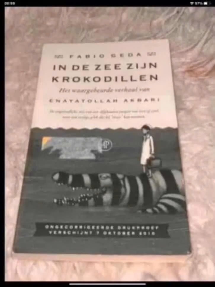 In de zee zijn krokodillen - Fabio Geda & Enayatollah Akbari, Gelezen, Wereld overig, Ophalen of Verzenden, Fabio Geda, Enayatollah Akbari