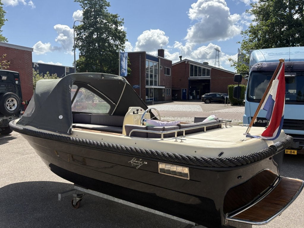 Liberty 530 tender + Suzuki 15pk (2022!!) + Zonnedek, Watersport en Boten, 5 m, Liberty, Overige typen, Gebruikt