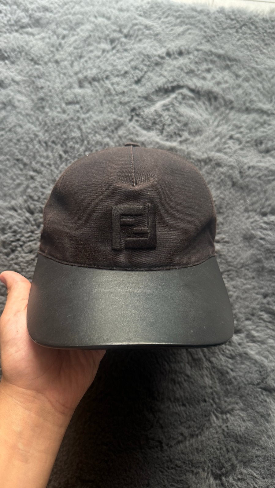 Fendi Cap, Ophalen of Verzenden, Zo goed als nieuw, Minder dan 2 meter