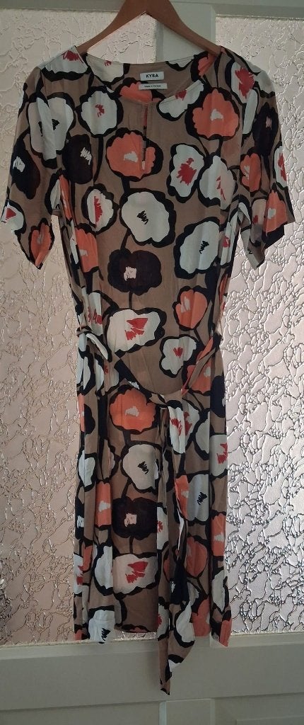 Koopjes! Kyra dames jurk maat  38 / M  zgan, Kleding | Dames, Maat 38/40 (M), Overige kleuren, Ophalen of Verzenden, Zo goed als nieuw