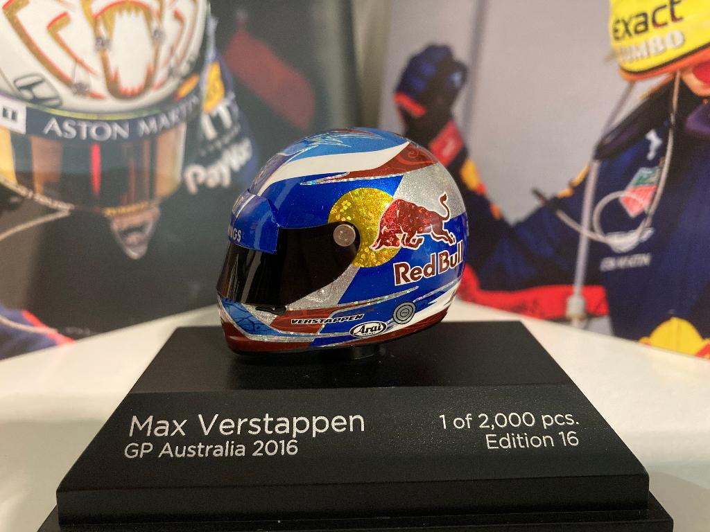 ✅ Max Verstappen 1:8 helm 2016 Australië editie 16 fanshop, Verzamelen, Automerken, Motoren en Formule 1, Ophalen of Verzenden