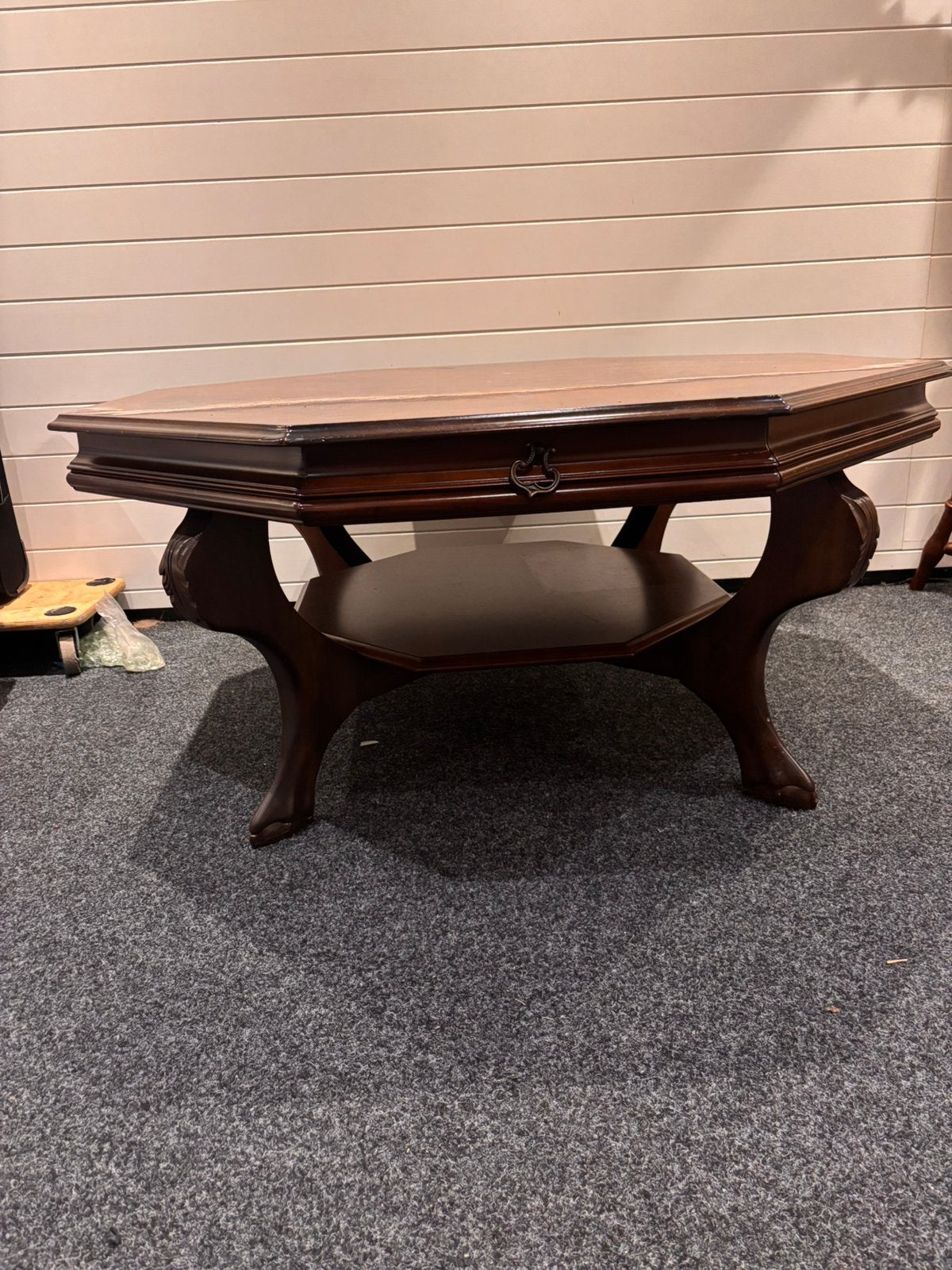 Salontafel notenhout, Antiek en Kunst, Antiek | Meubels | Tafels, Ophalen