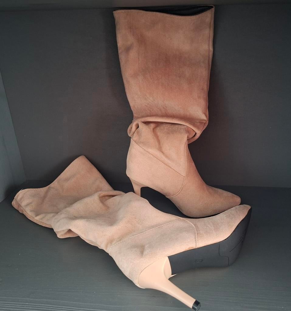 Beige kniehoge laarzen met stiletto hak maat 35, Kleding | Dames, Schoenen, Hoge laarzen, Beige, Nieuw, Ophalen of Verzenden