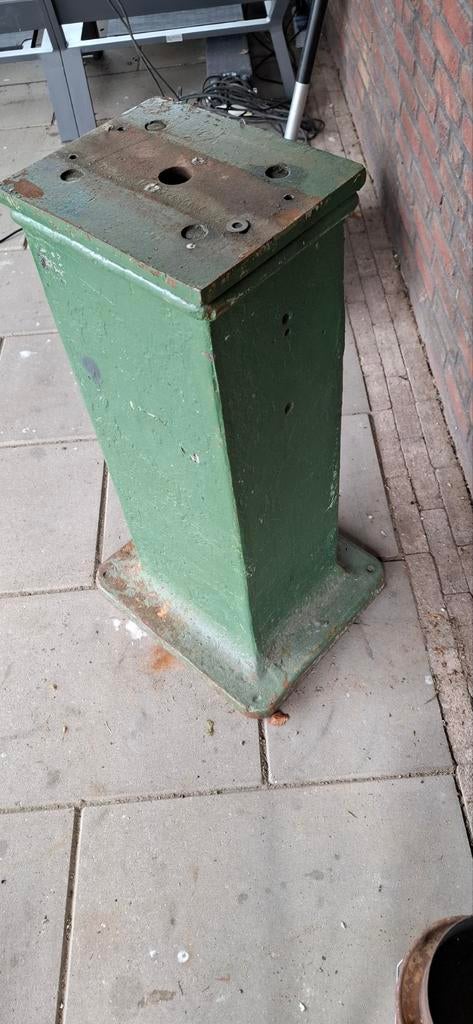Gietijzeren sokkel voor slijper / kolomboormachine, Doe-het-zelf en Verbouw, Gereedschap | Overige machines, Ophalen
