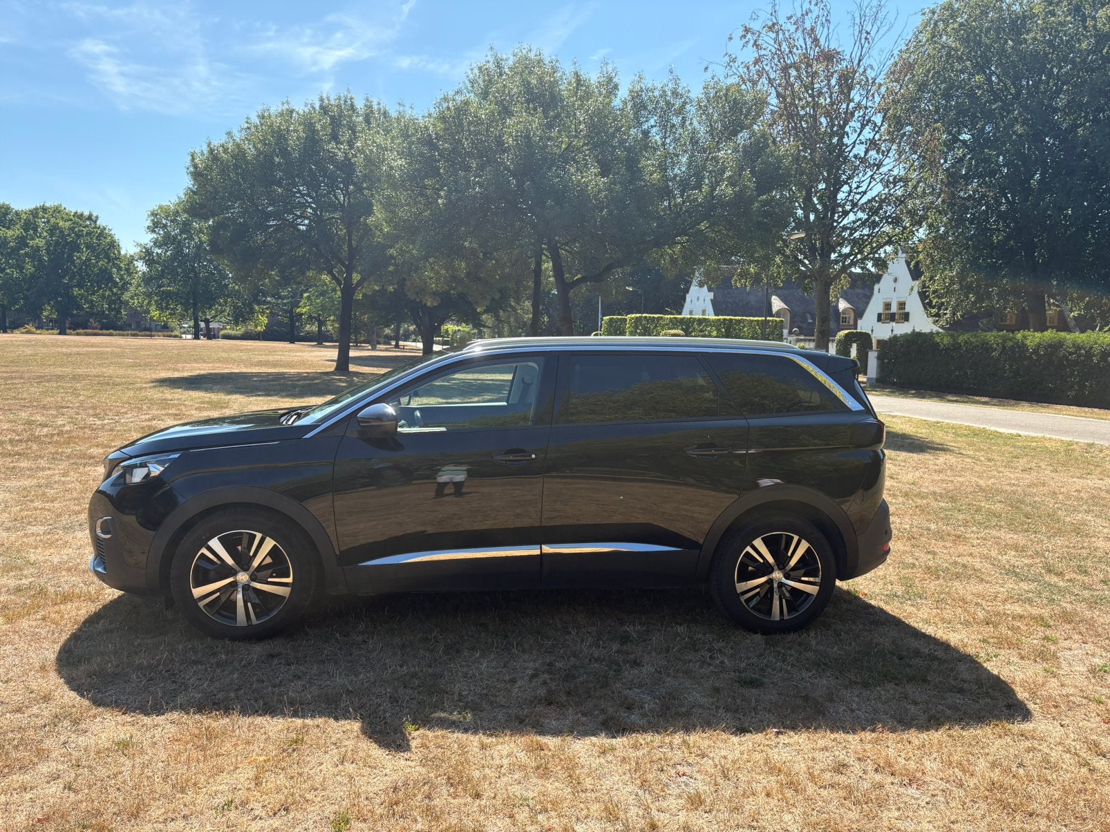 Peugeot 5008 1.6 -thp 165pk S&S Eat6 2017 Zwart, Auto's, Peugeot, 1350 kg, 164 pk, 4 cilinders, Zwart