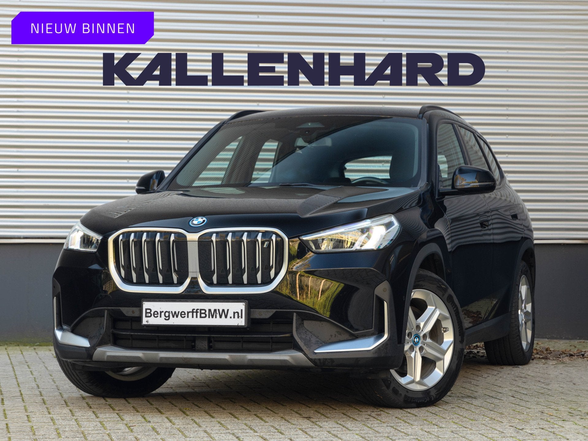 BMW iX1 xDrive30 - Trekhaak - Driving + Parking Ass - Stoelv, Auto's, 12 maanden, Stof, Gebruikt, 24 min