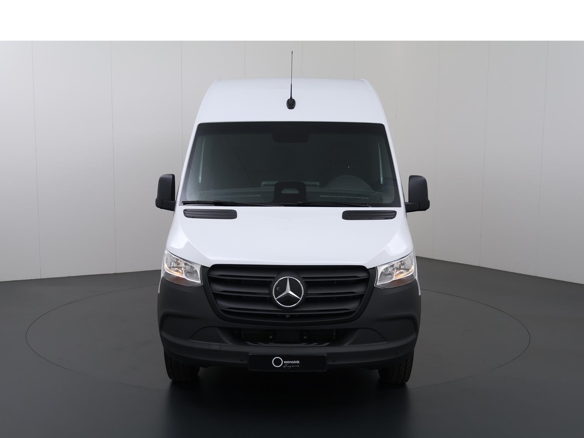Mercedes-Benz eSprinter 414 L2 H2 RWD PRO 81kWh | Trekhaak |, Auto's, 81 kWh, Zwart, Wit, Mercedes-Benz