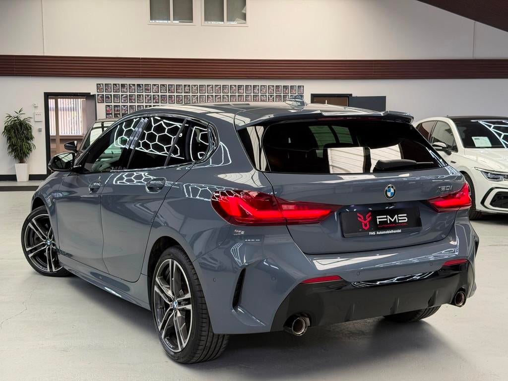 BMW 1-serie 120i M-Pakket CarPlay Camera, 1998 cc, 730 kg, Gebruikt, Zwart