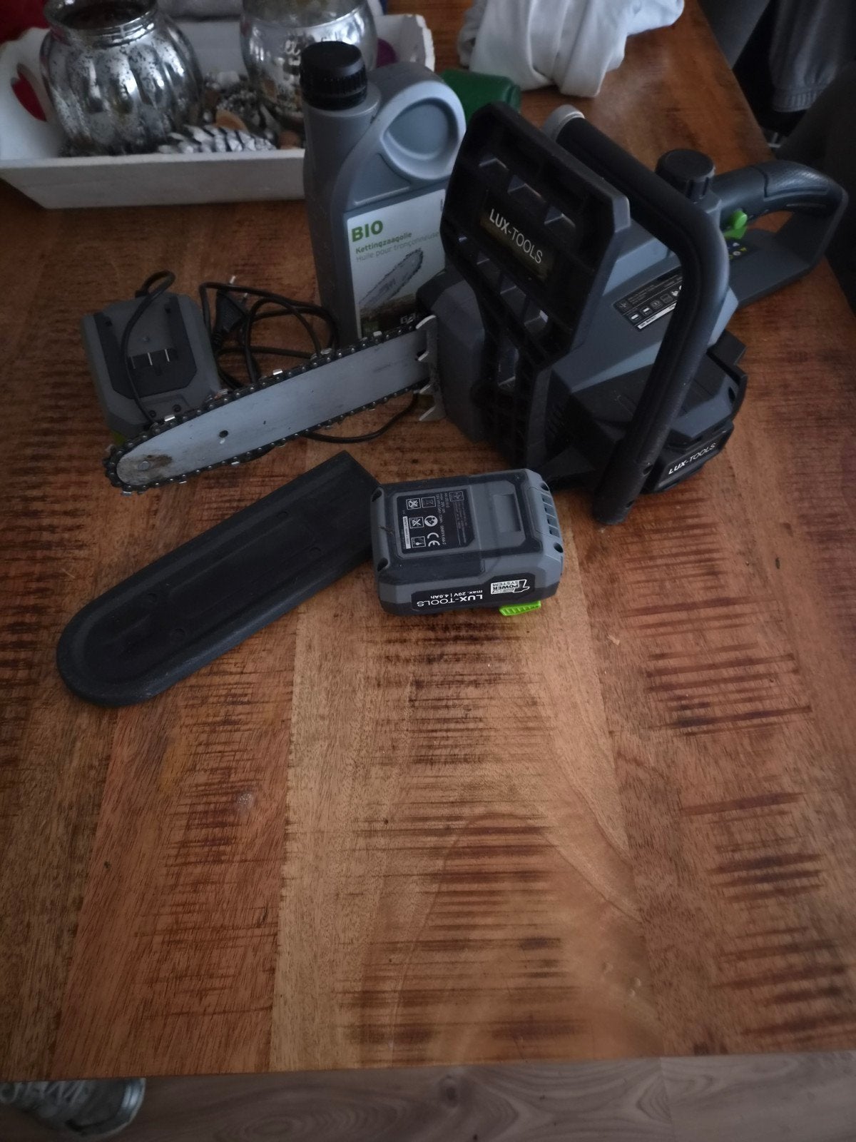 Lux-Tools Accu Kettingzaag met Accu, Lader en Olie, Ophalen of Verzenden, Gebruikt