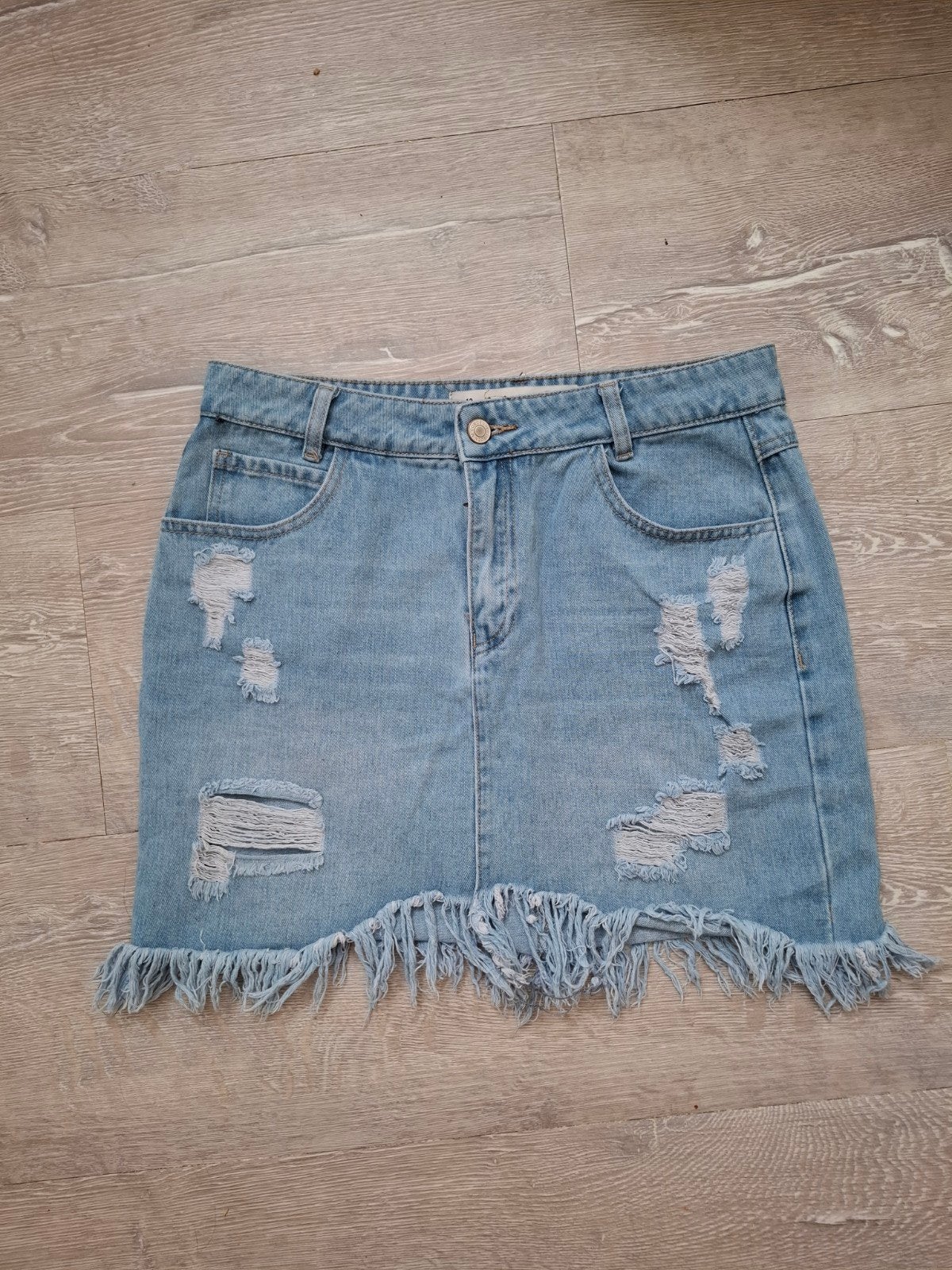 Spijkerrok maat 40 met franjes en scheuren, Kleding | Dames, Ophalen of Verzenden, Zo goed als nieuw