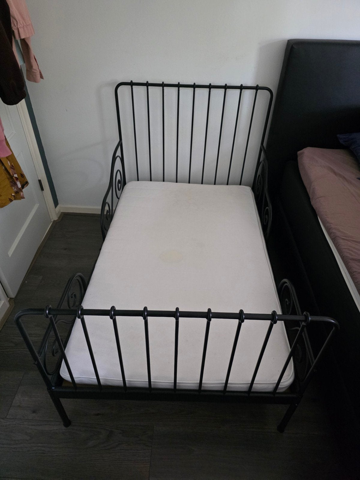 Ikea Minnen meegroeibed inclusief lattenbodem en matras, Kinderen en Baby's, Kinderkamer | Bedden, 70 tot 85 cm, Zo goed als nieuw