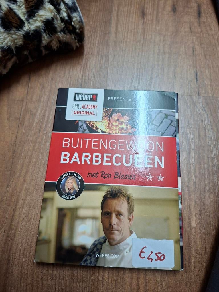 Buitengewoon Barbecuen met Ron Blaauw - Weber Grill Academy, Ophalen of Verzenden, Ron Blaauw, Overige gebieden, Hoofdgerechten