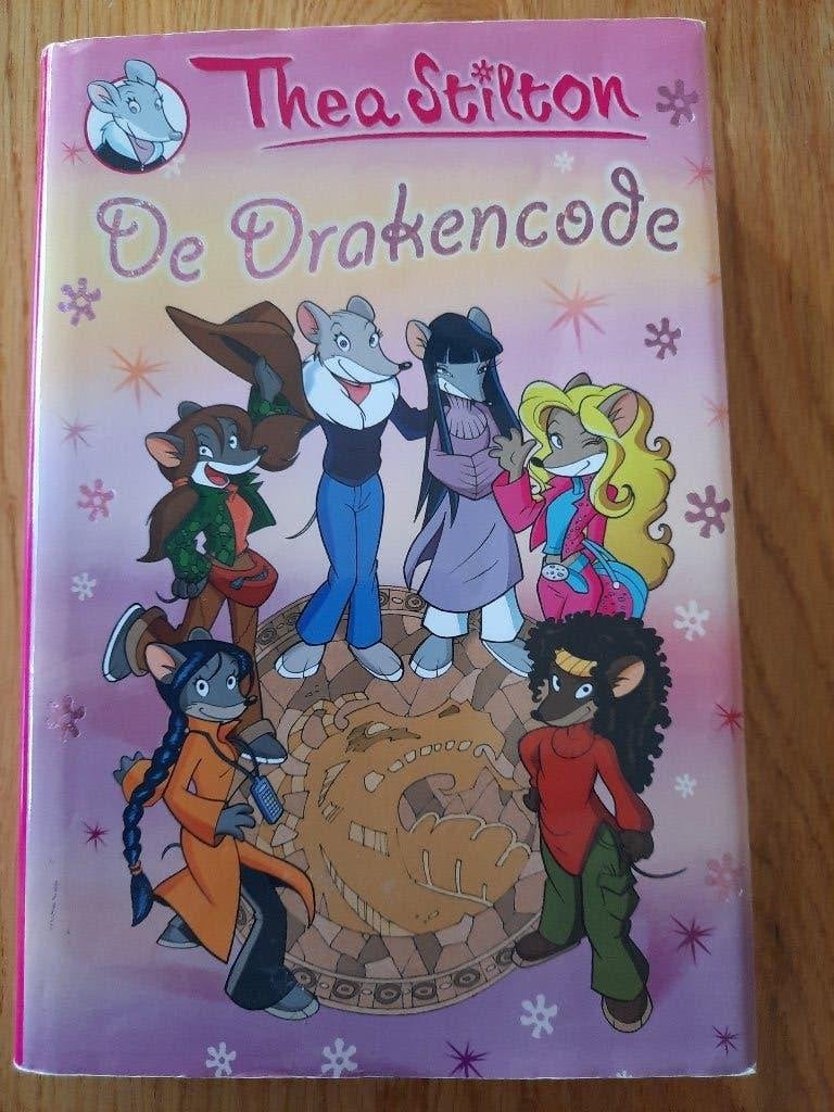 Thea Sisters hardcover deel 1: De Drakencode, Ophalen of Verzenden, Gelezen, Thea Stilton, Fictie algemeen