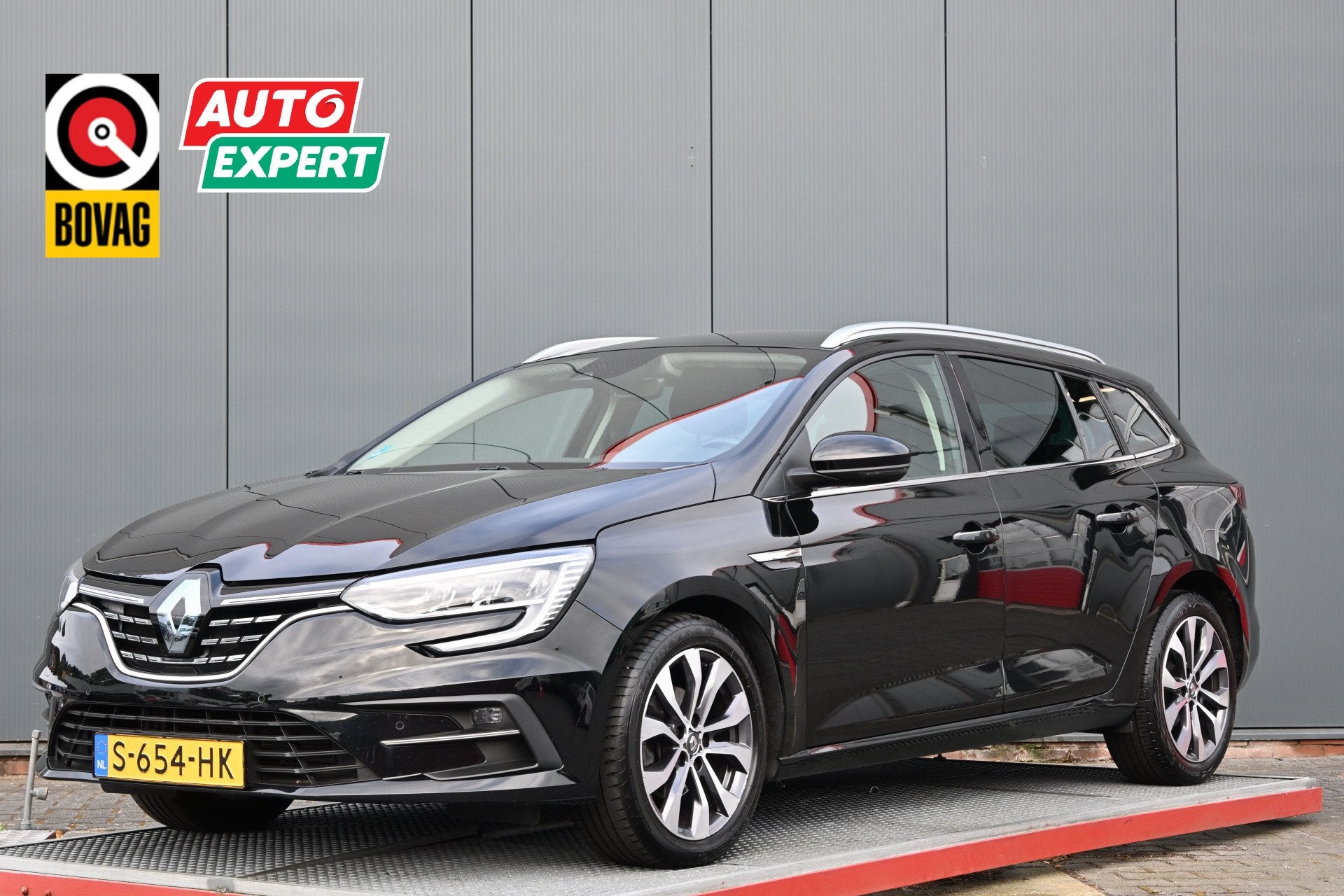 Renault Mégane Estate 1.3 TCe 140 Techno trekhaak, Auto's, Renault, Voorwielaandrijving, Gebruikt, 4 cilinders, 1290 kg