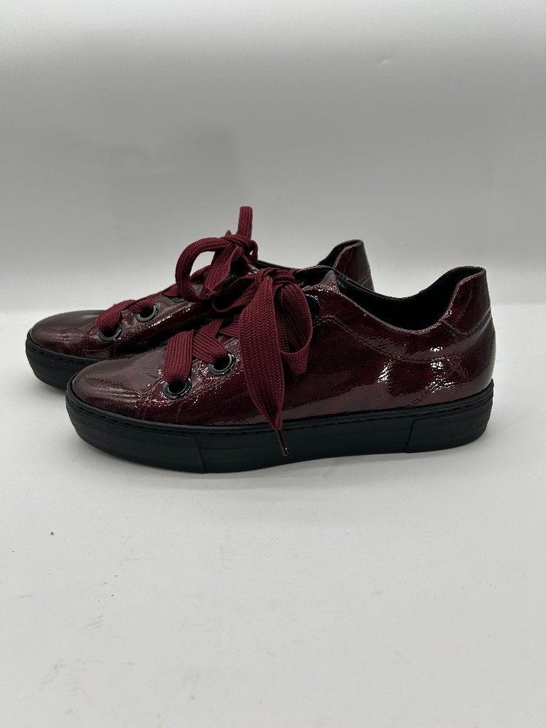 Jenny,  mt 40 H (wijd) bordeaux rode sneaker met sierveters, Nieuw, Ophalen of Verzenden, Sneakers of Gympen, Jenny