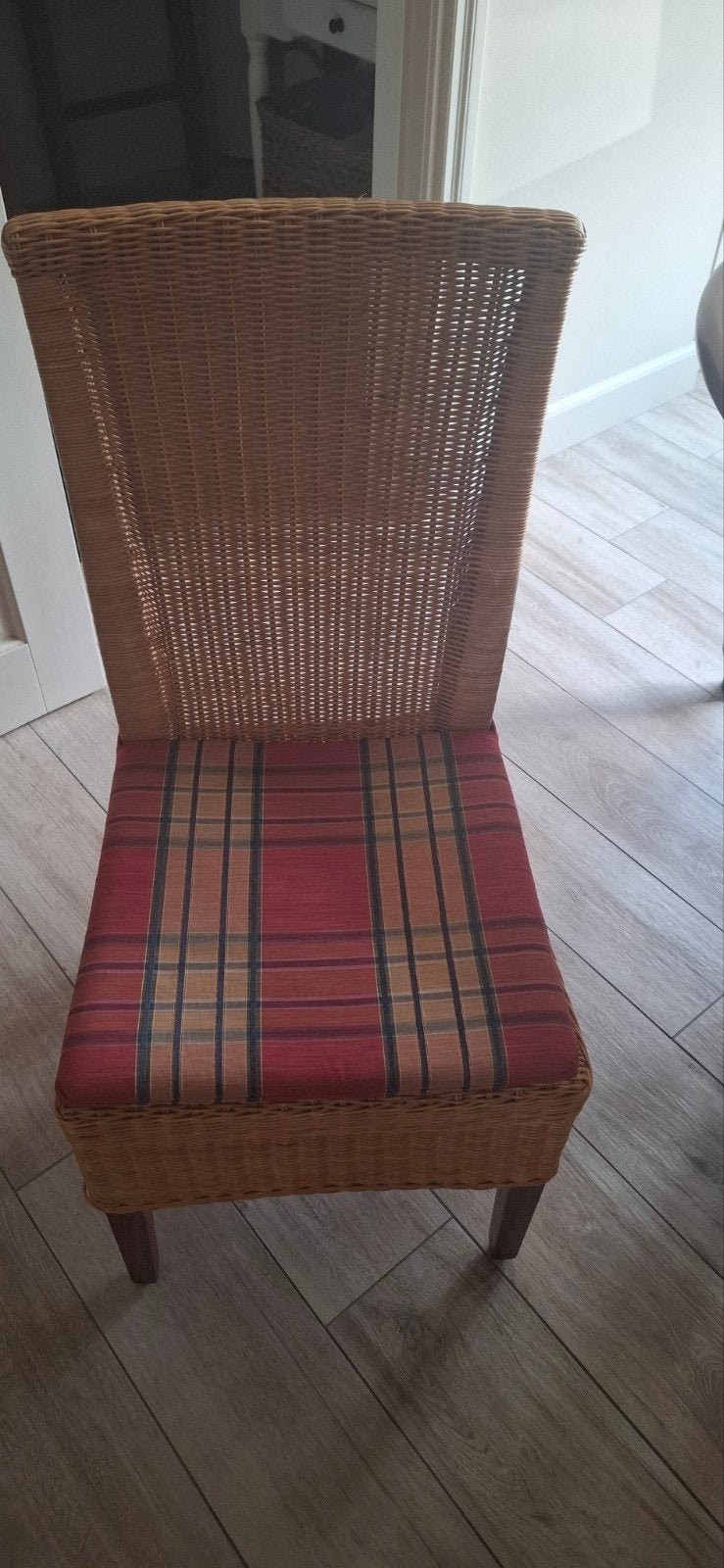 Rotan stoel met geruite bekleding, Huis en Inrichting, Ophalen, Gebruikt, Overige kleuren, Stof