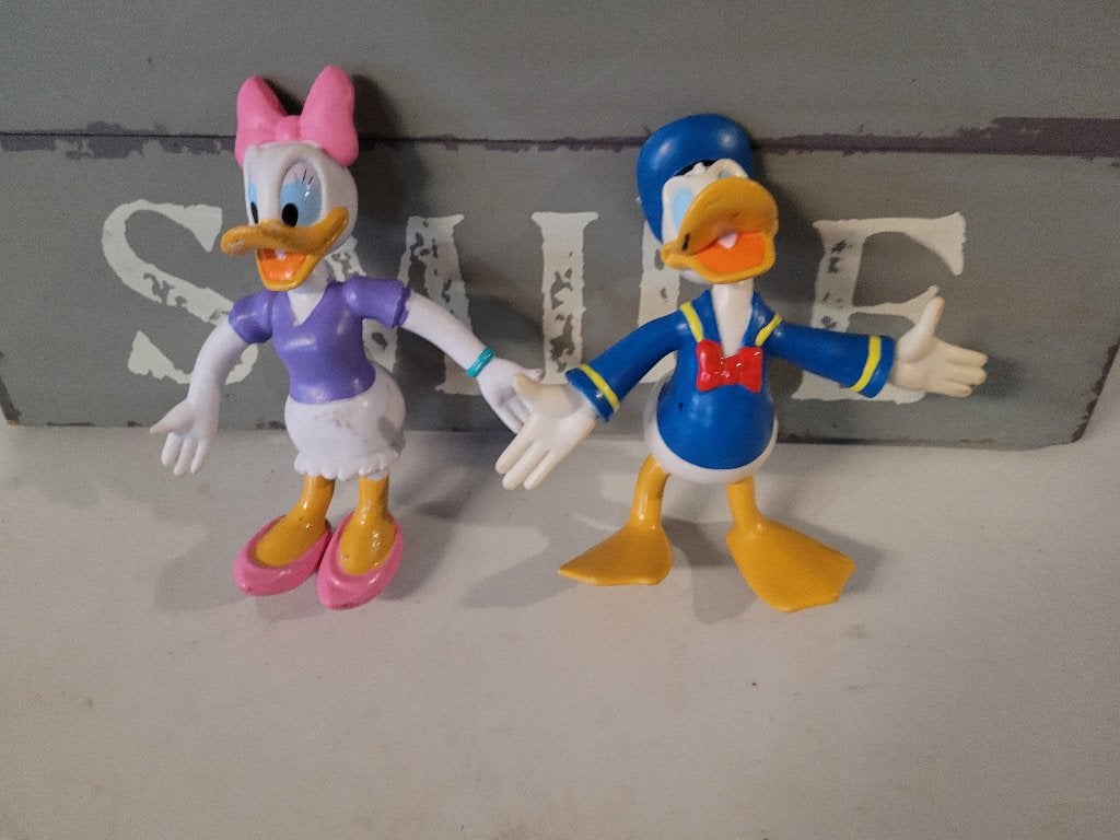 Disney nieuwe poppetjes donald duck en katrien duck, Ophalen of Verzenden, Overige figuren, Nieuw, Beeldje of Figuurtje