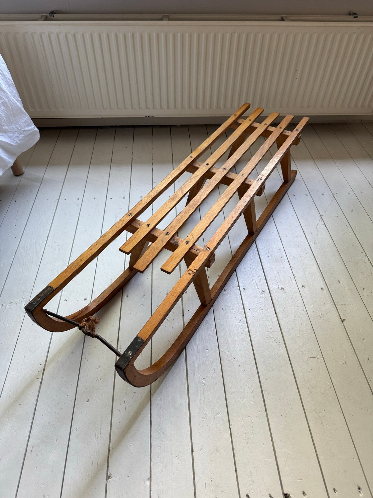 Vintage houten slee - Klassiek winterplezier, Kinderen en Baby's, Speelgoed | Buiten | Sleeën, Ophalen, Gebruikt, Hout
