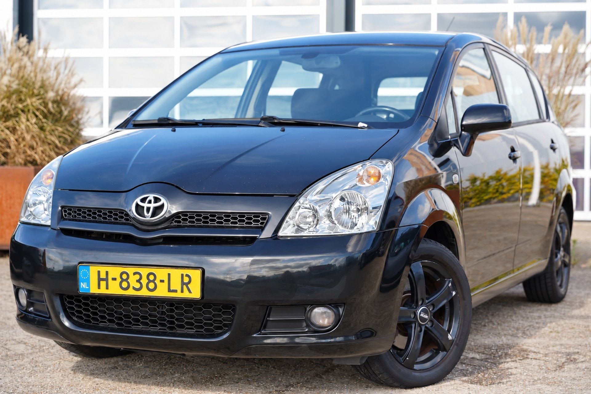 Toyota Verso 1.8 VVT-i Dynamic 130pk | 7-Persoons | Airco au, Auto's, Dealer onderhouden, Gebruikt, Zwart, 4 cilinders