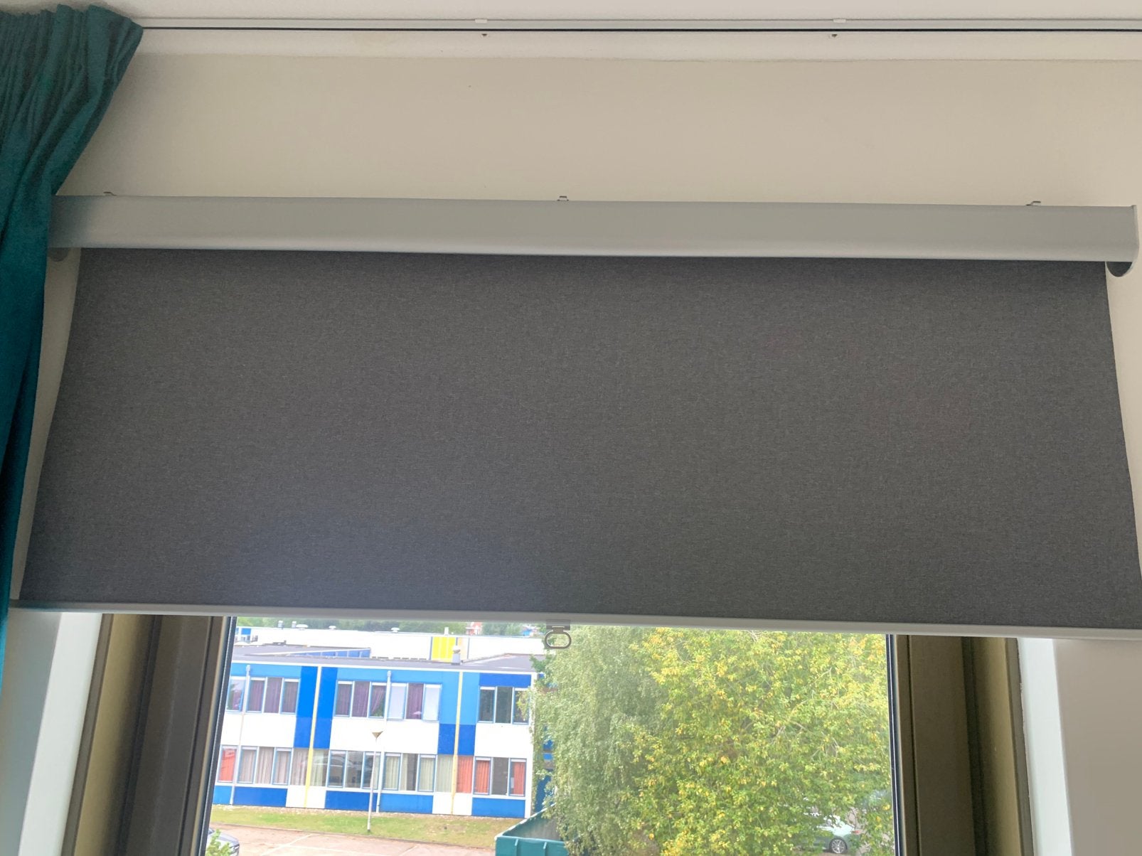 Verduisterende rolgordijnen 2x (kan apart gekocht worden), Ophalen, Zo goed als nieuw, Grijs, 100 tot 150 cm