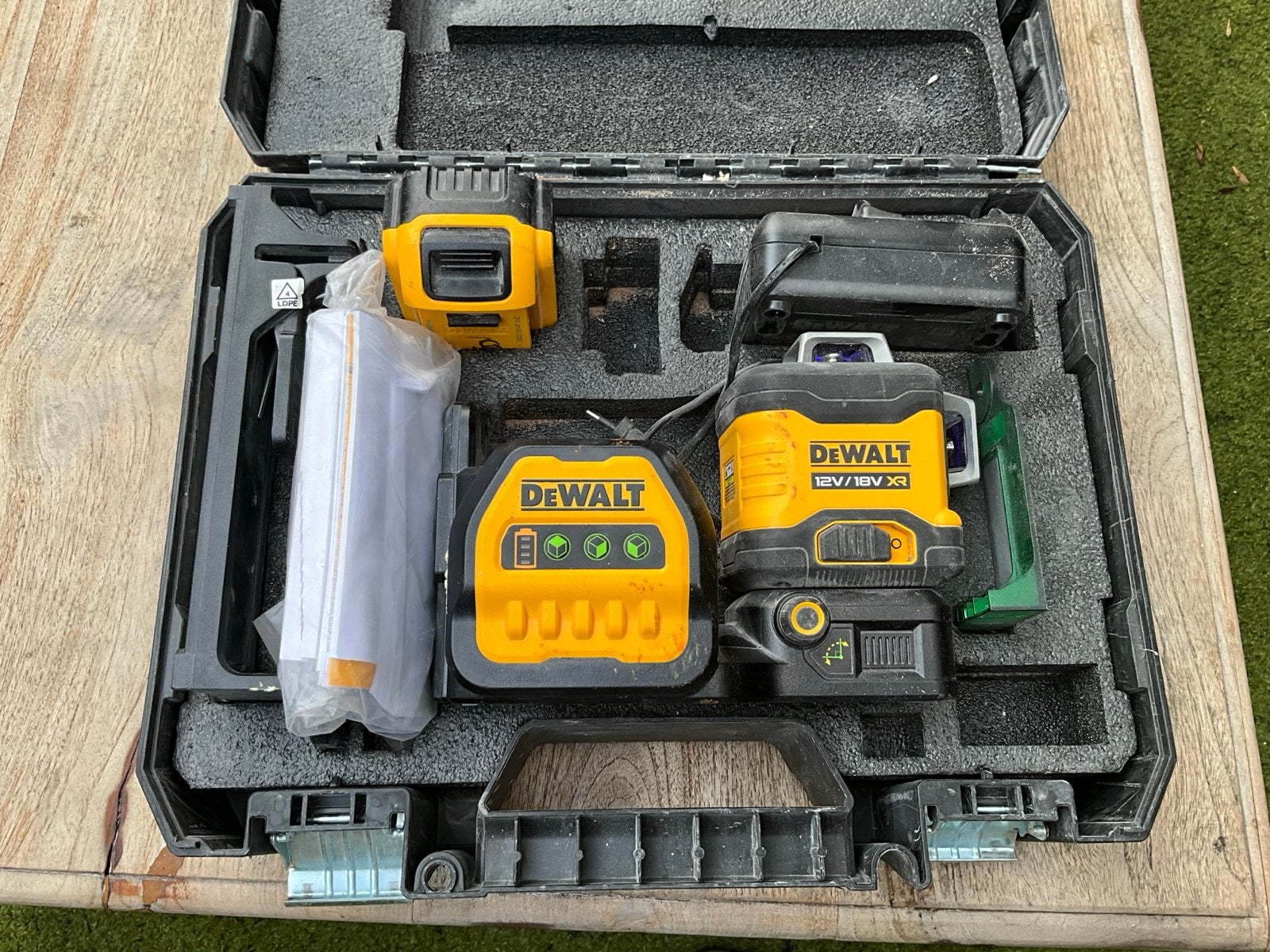 DeWalt DCE089G18 Groene Kruislijnlaser 3x360 met Statief 18v, Ophalen of Verzenden, Gebruikt, Licht