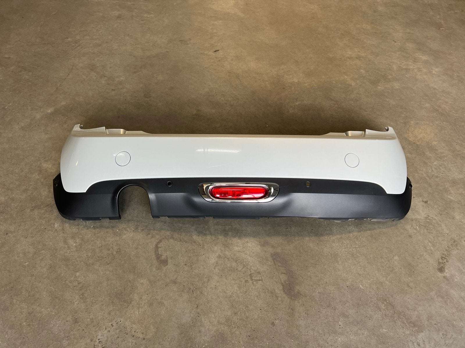 Mini Cooper F56 Achterbumper White Silver Metalic 2304495001, Ophalen, Gebruikt, Mini, Achter