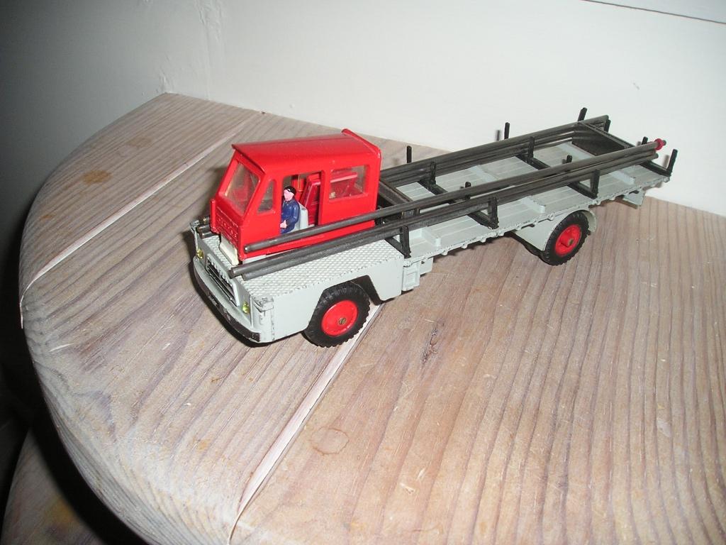 Dinky Toys 885 Saviem Porte Fer, Ophalen of Verzenden