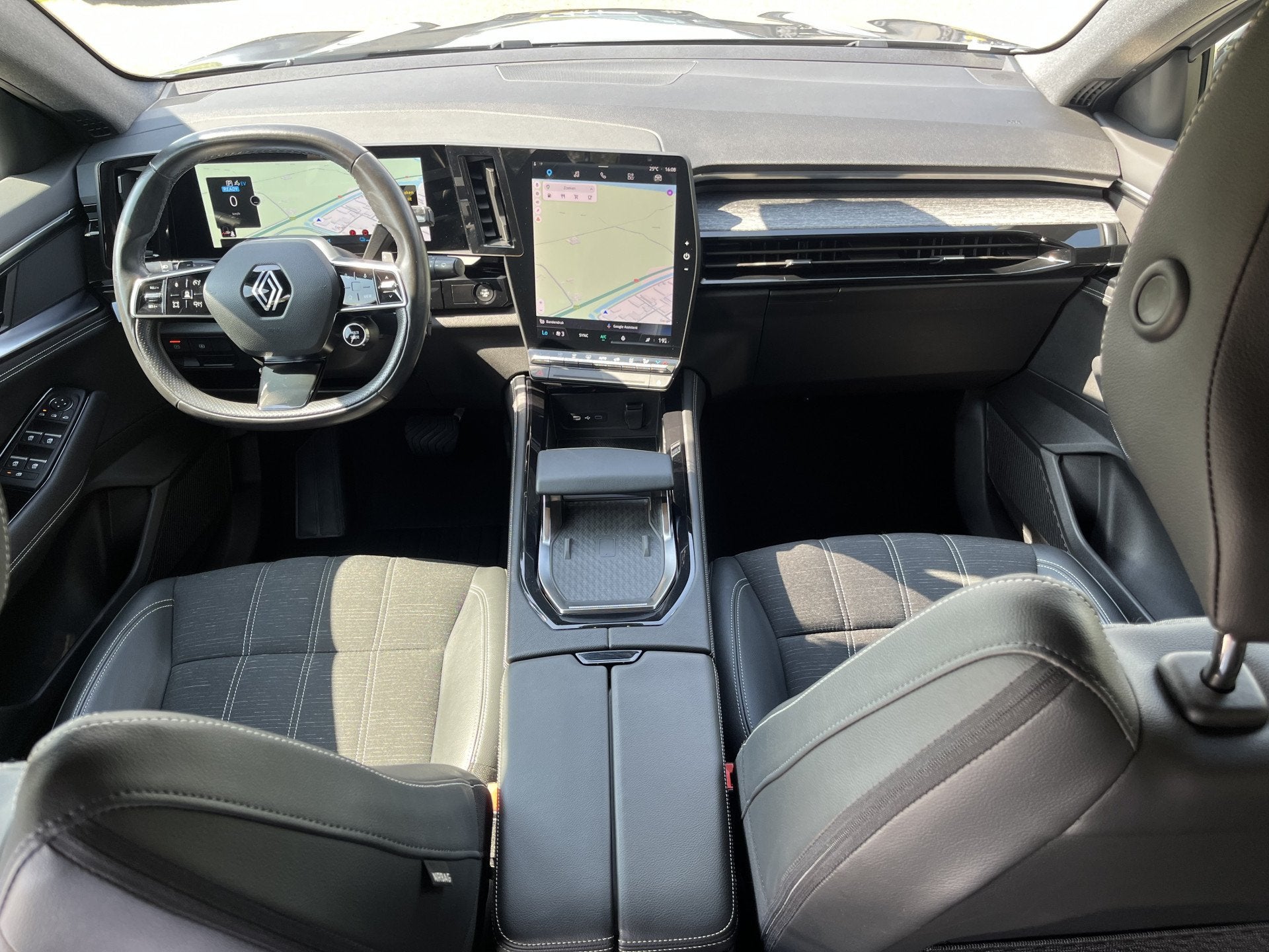 Renault Austral 1.2 E-Tech full hybrid 200PK techno / Dealer, Auto's, Gebruikt, 1199 cc, 1492 kg, Bedrijf