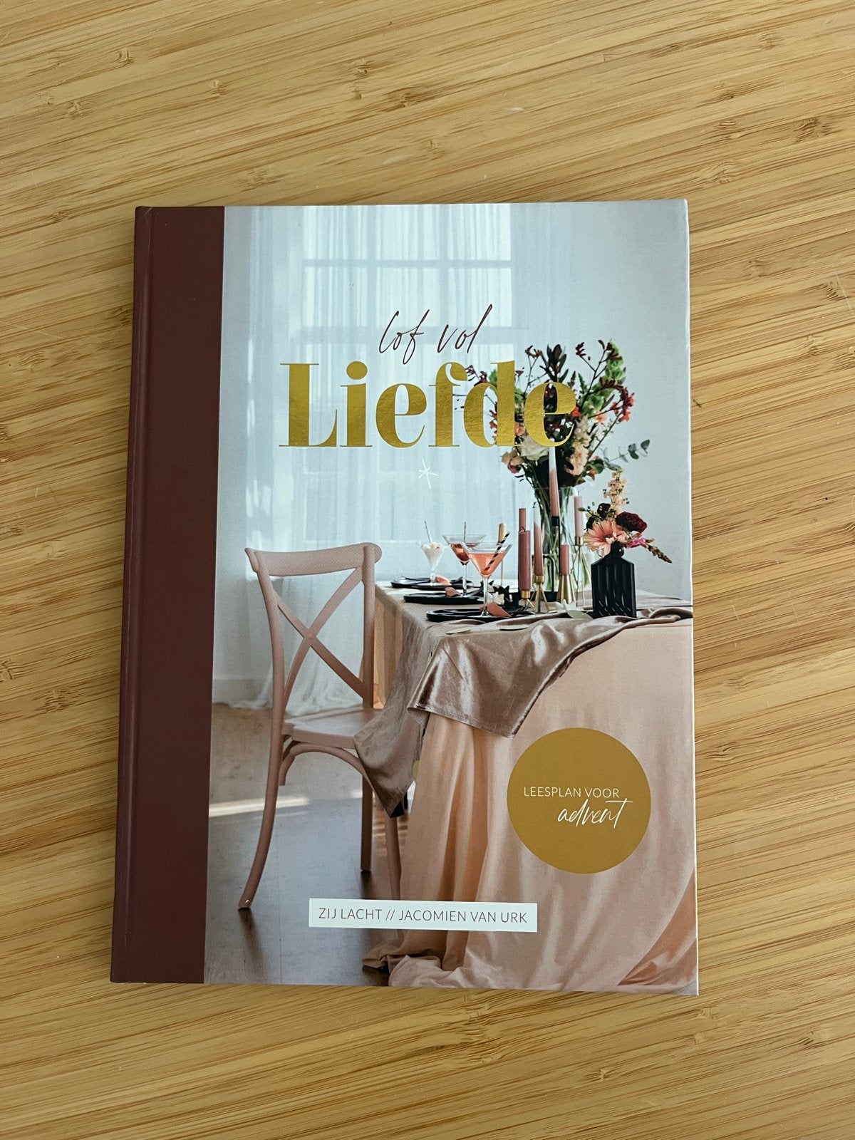 Lof vol Liefde - Leesplan voor Advent Zij Lacht, Boeken, Ophalen of Verzenden, Zo goed als nieuw, Christendom | Protestants