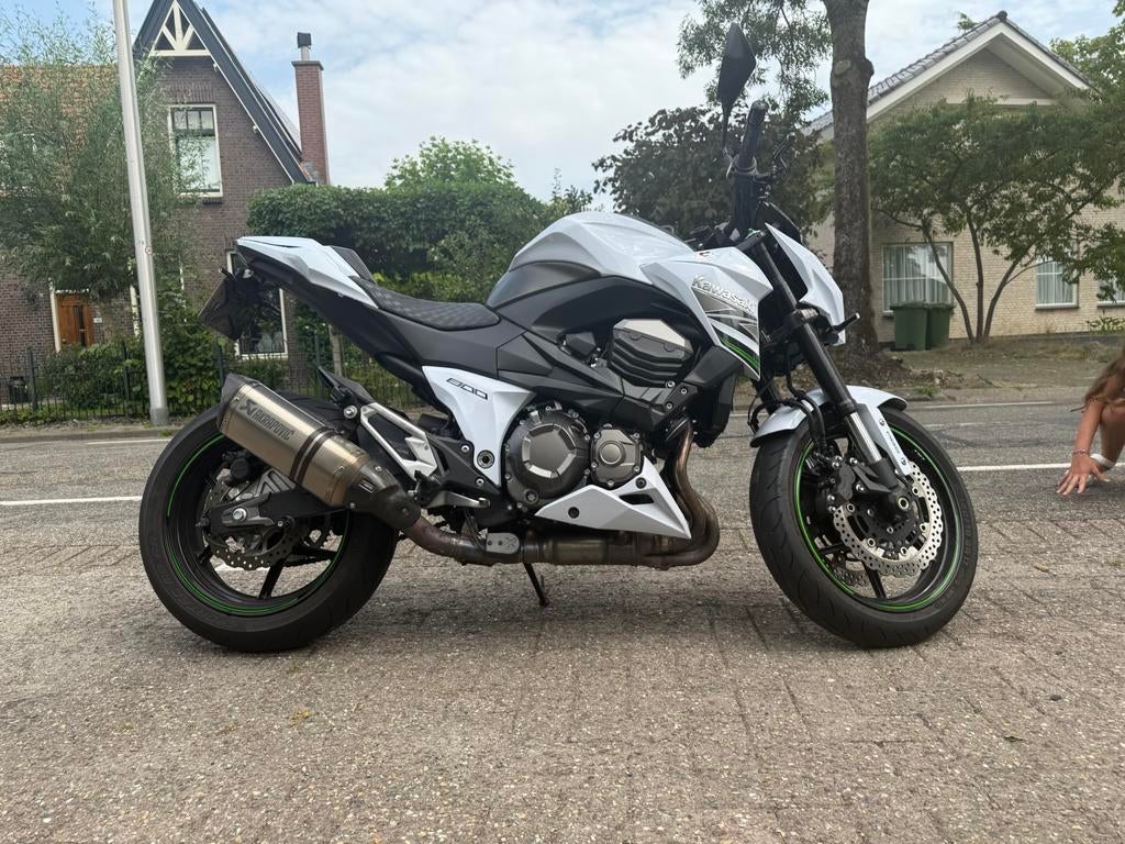 Kawasaki Z800 ABS 2015-Akrapovic-Barrucada-Perfect onderhoud, Motoren, Motoren | Kawasaki, 4 cilinders, Motorrijbewijs A, Gebruikt