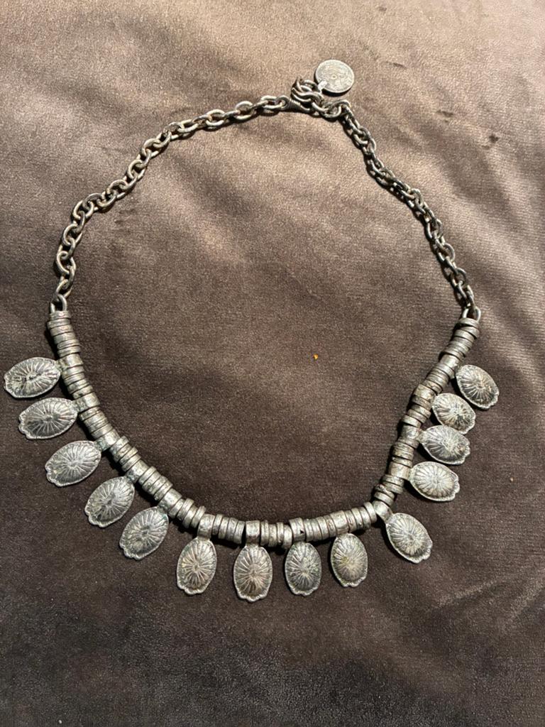 ketting met ronde medaillons in een boho of tribale stijl, Sieraden, Tassen en Uiterlijk, Ophalen of Verzenden, Nieuw, Zilver