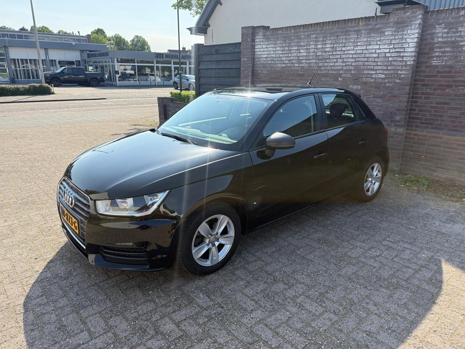 Audi A1 1.0 Tfsi 70KW Sportback 2017 Zwart zeer netjes, Auto's, Audi, Voorwielaandrijving, Stof, 95 pk, Zwart