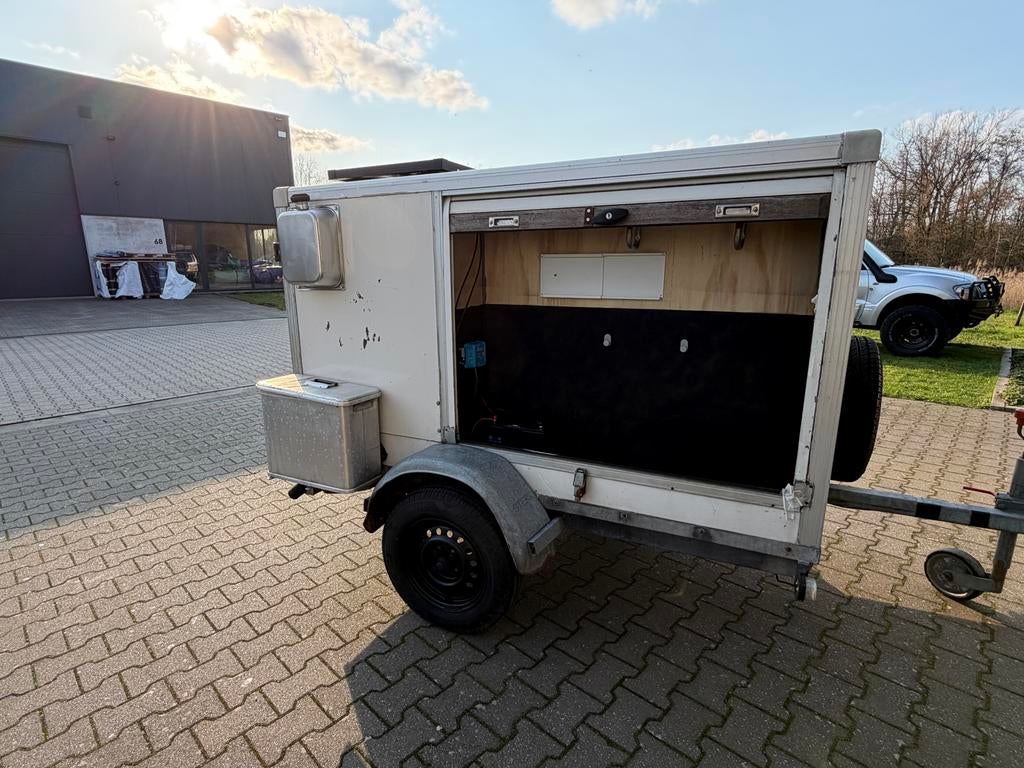 Offgrid Kampeer Aanhanger met Zonnepaneel, Ophalen, Gebruikt