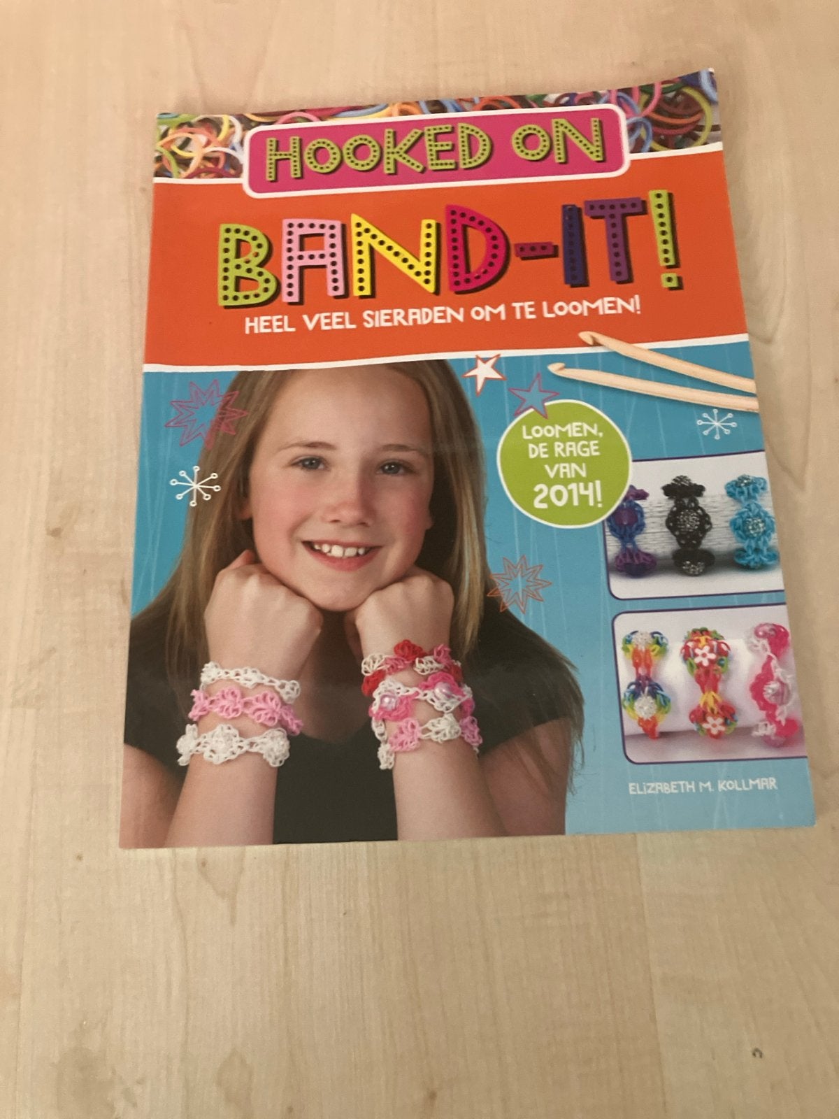 Hooked on Band-it! Heel veel sieraden om te loomen!, Ophalen of Verzenden, Zo goed als nieuw, Non-fictie