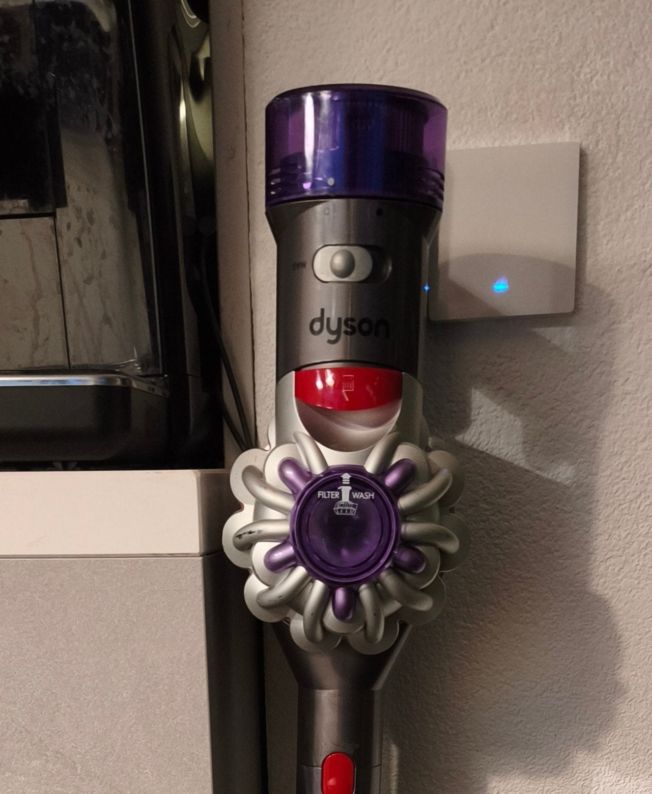 Dyson V8 Absolute steelstofzuiger - Zo goed als nieuw, Witgoed en Apparatuur, Ophalen, Zo goed als nieuw, Dyson, Reservoir
