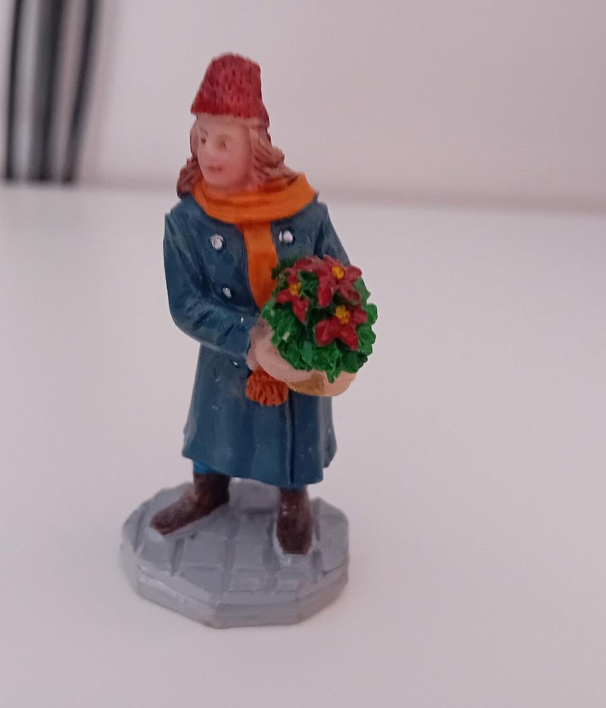 Lemax pretty poinsettia, retired, Lemax figuur Kerstdorp, Ophalen of Verzenden