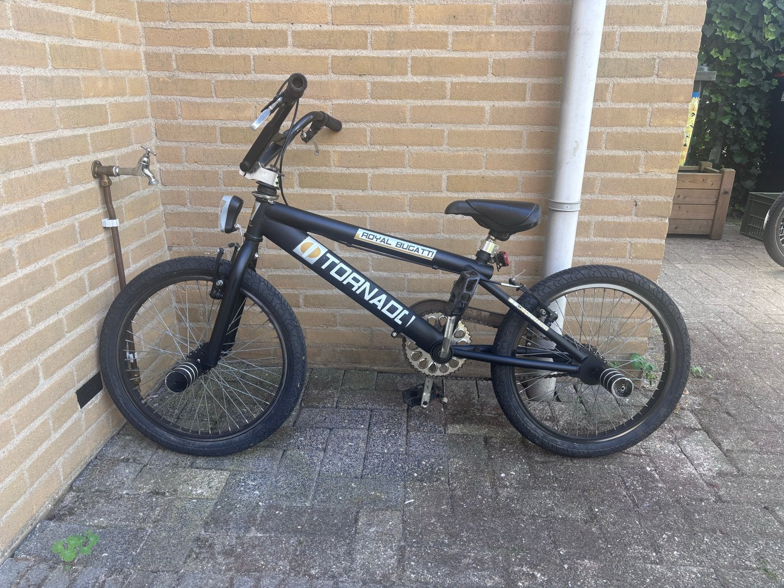 Stuntfiets Tornado Royal Bugatti - Zwart met Voetsteunen, Ophalen, Gebruikt, Staal, Velgrem