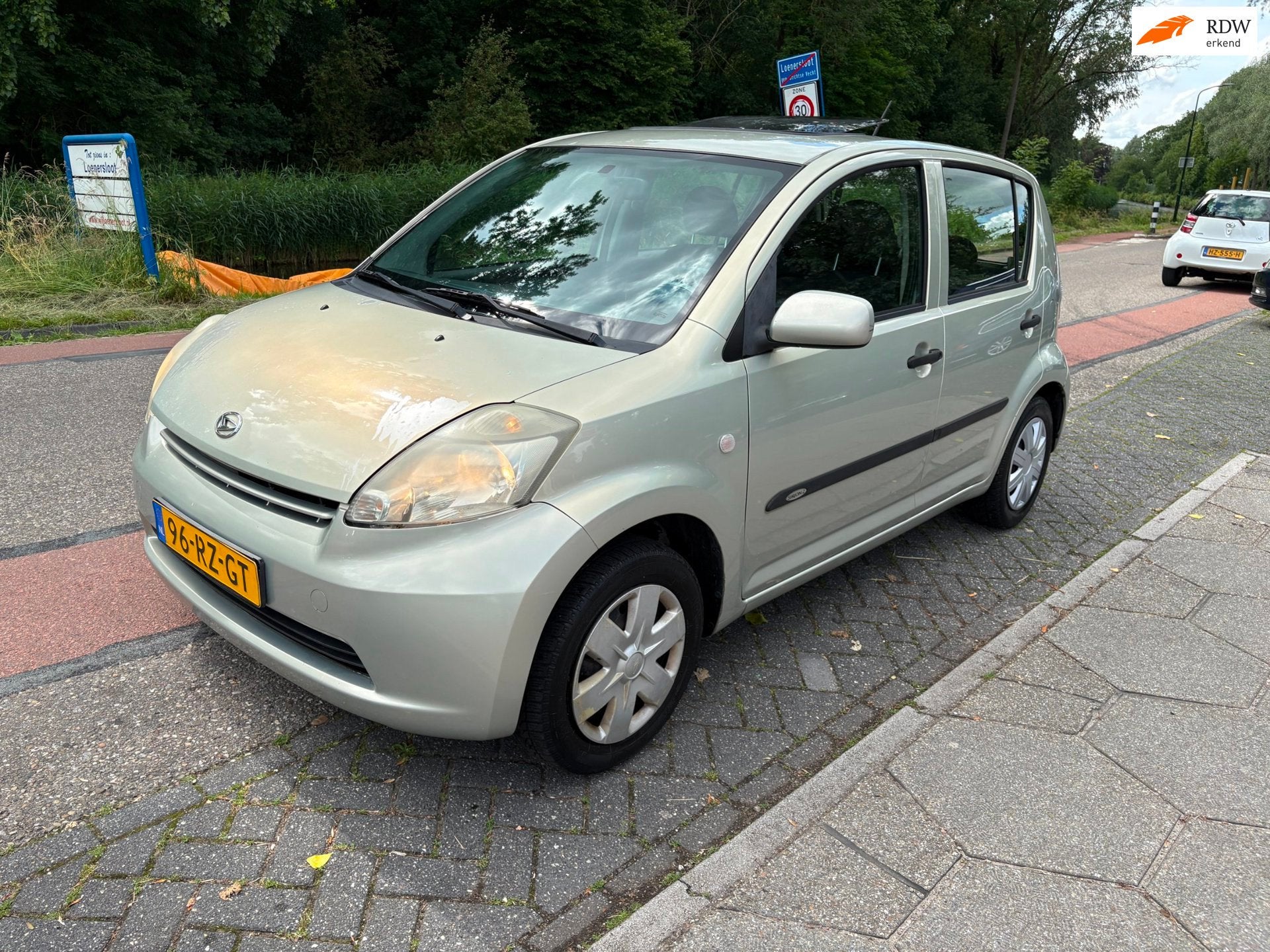 Daihatsu Sirion 2 1.3-16V Comfort + NIEUWE APK!, Auto's, Voorwielaandrijving, Dealer onderhouden, Stof, Gebruikt