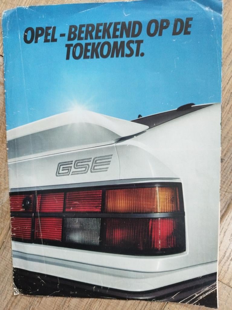 Opel brochure 1983 - Berekenend op de toekomst, Gelezen, Opel, Opel, Ophalen of Verzenden