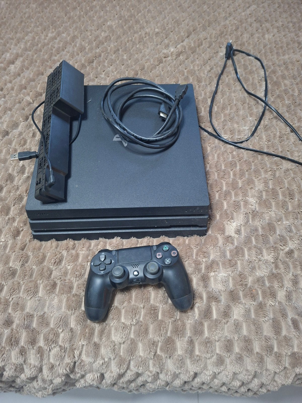 PS4 Pro met controller en 6 FIFA games, Ophalen, Met games, Zo goed als nieuw, Met 1 controller