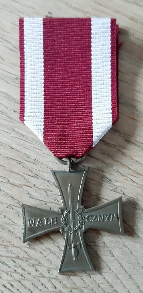 Cross of Valour Poolse Medaille 1939, Verzamelen, Militaria | Tweede Wereldoorlog, Ophalen of Verzenden, Overige gebieden, Lintje, Medaille of Wings